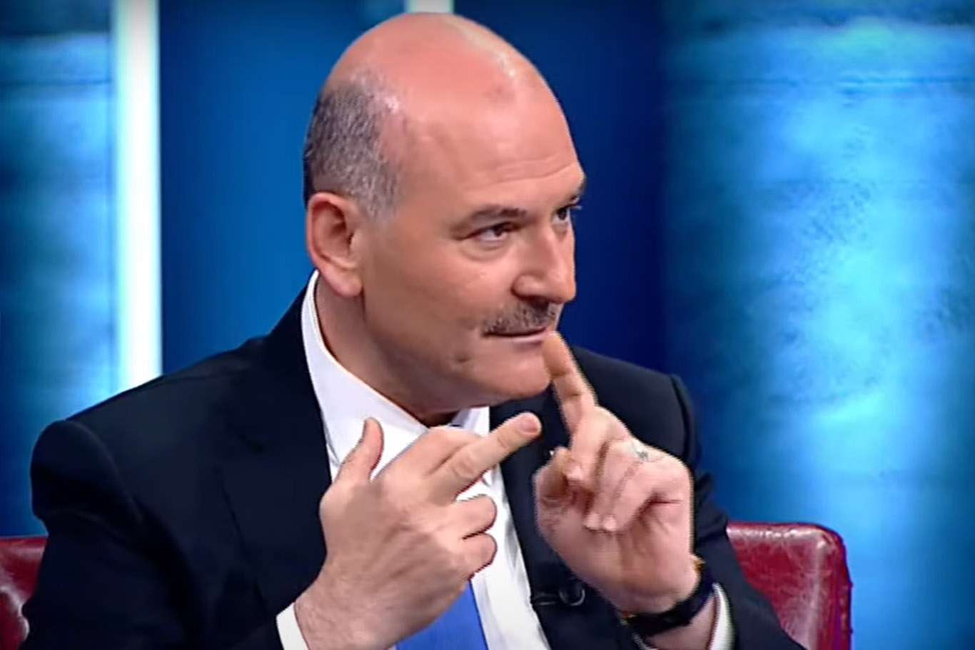 Bakan Soylu, '10 bin dolar', 'Ağar'ın marina görevi', 'Peker'e koruma' gibi iddiaları cevapladı Bakan Soylu, '10 bin dolar', 'Ağar'ın marina görevi', 'Peker'e koruma' gibi iddiaları cevapladı